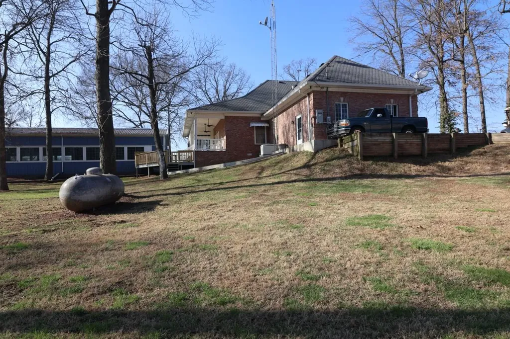 2933 Trace Creek Church Road Mayfield KY 42066