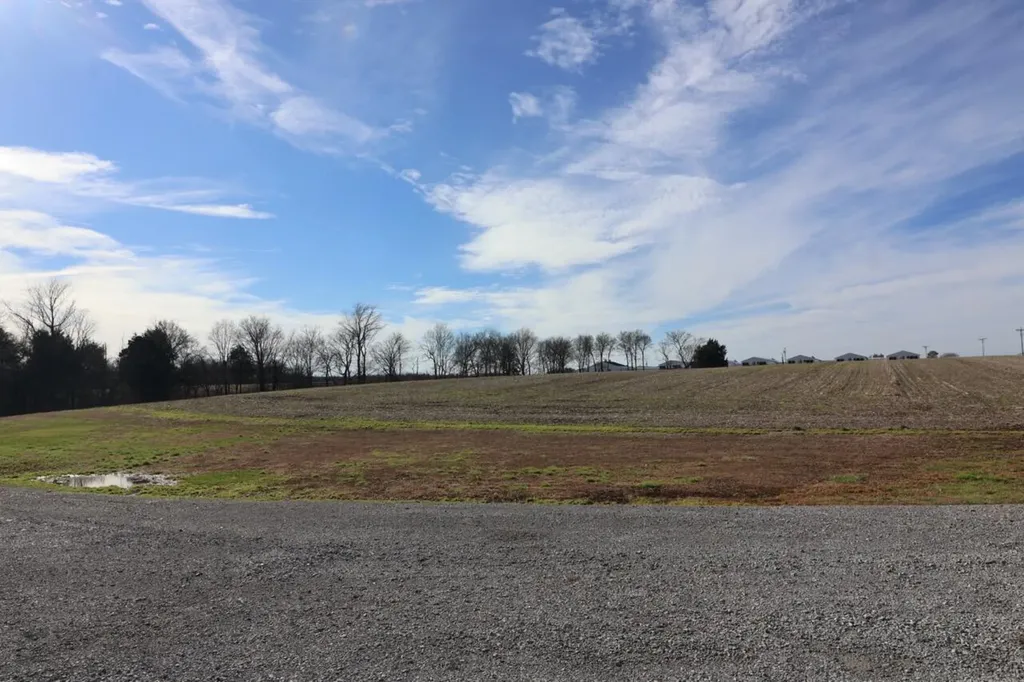 2933 Trace Creek Church Road Mayfield KY 42066