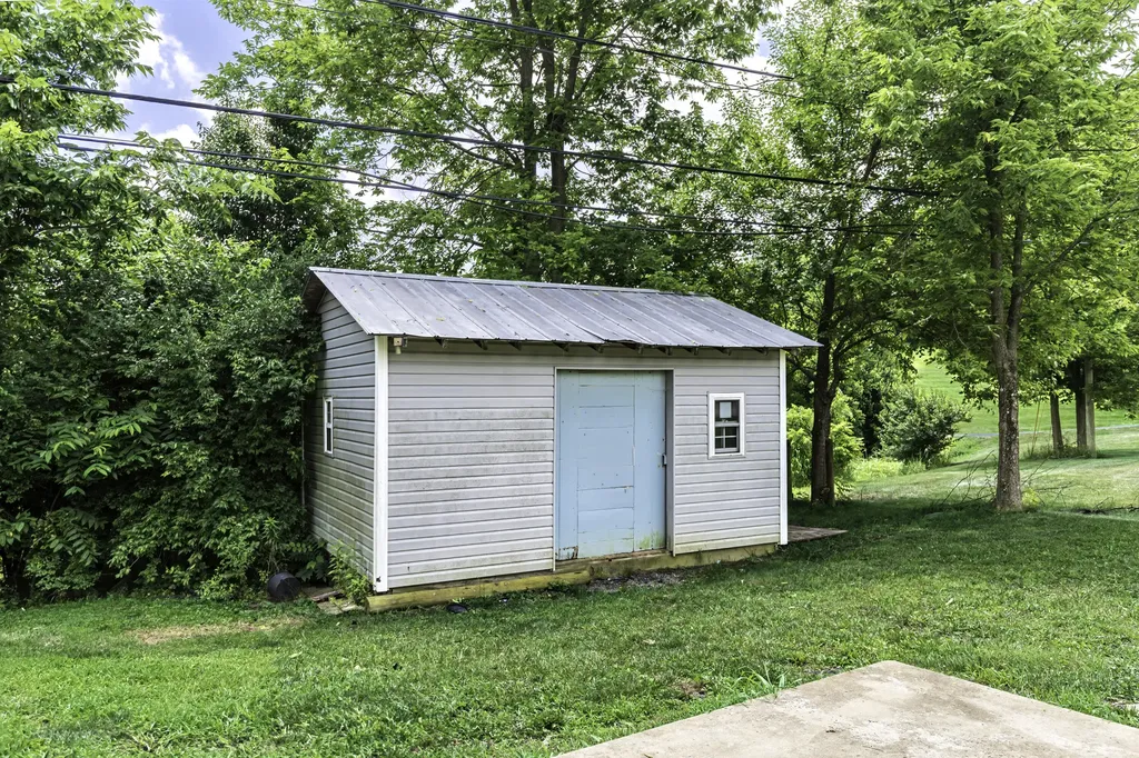 5977 Mount Sterling Road Winchester KY 40391