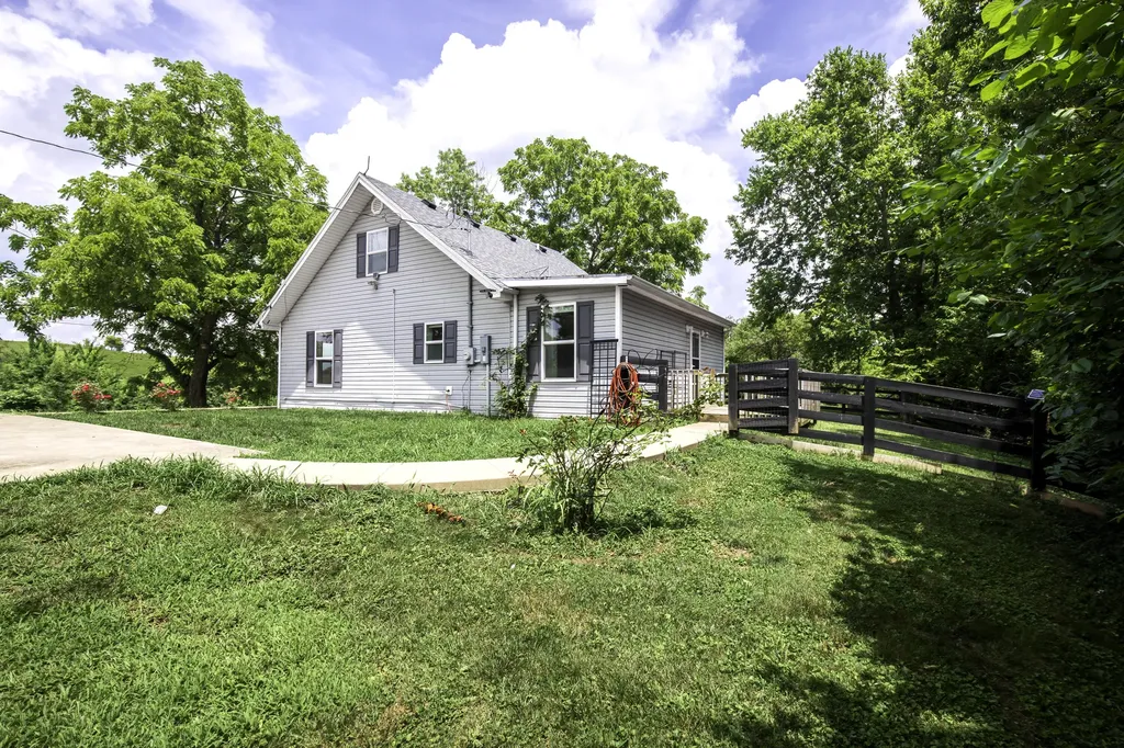 5977 Mount Sterling Road Winchester KY 40391