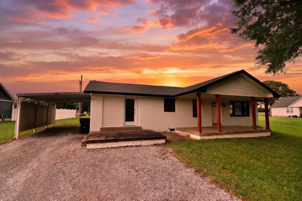 2614 Kentucky 121 South Murray KY 42071