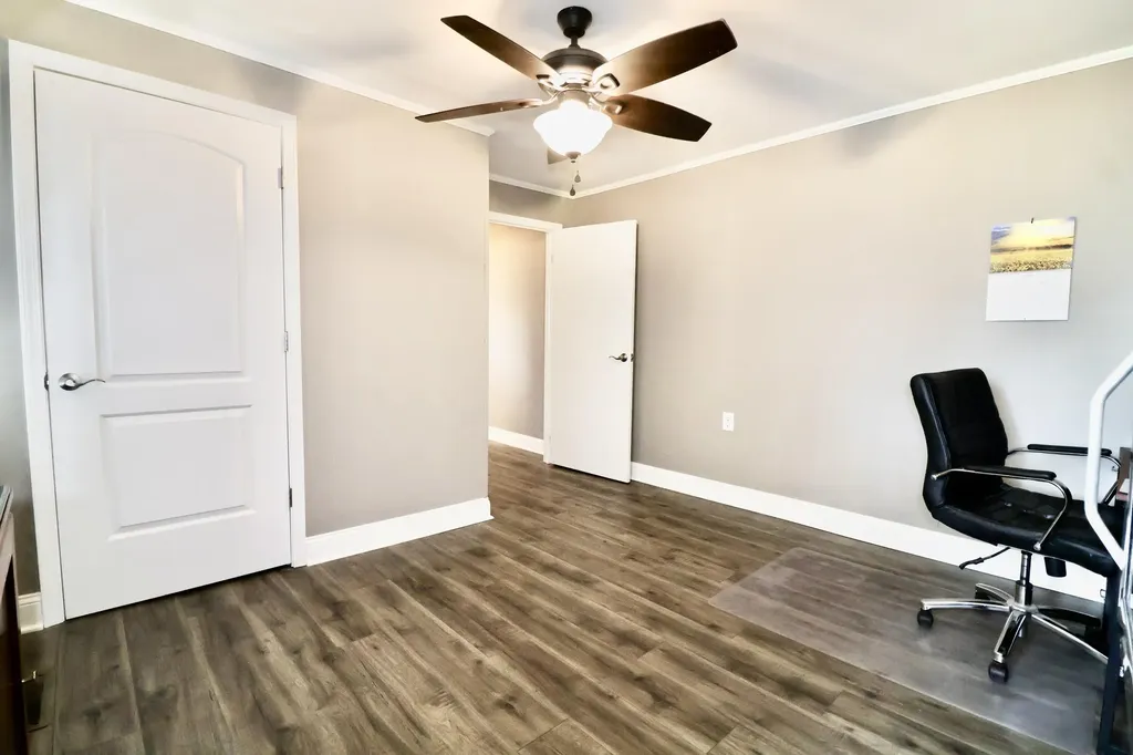 2614 Kentucky 121 South Murray KY 42071