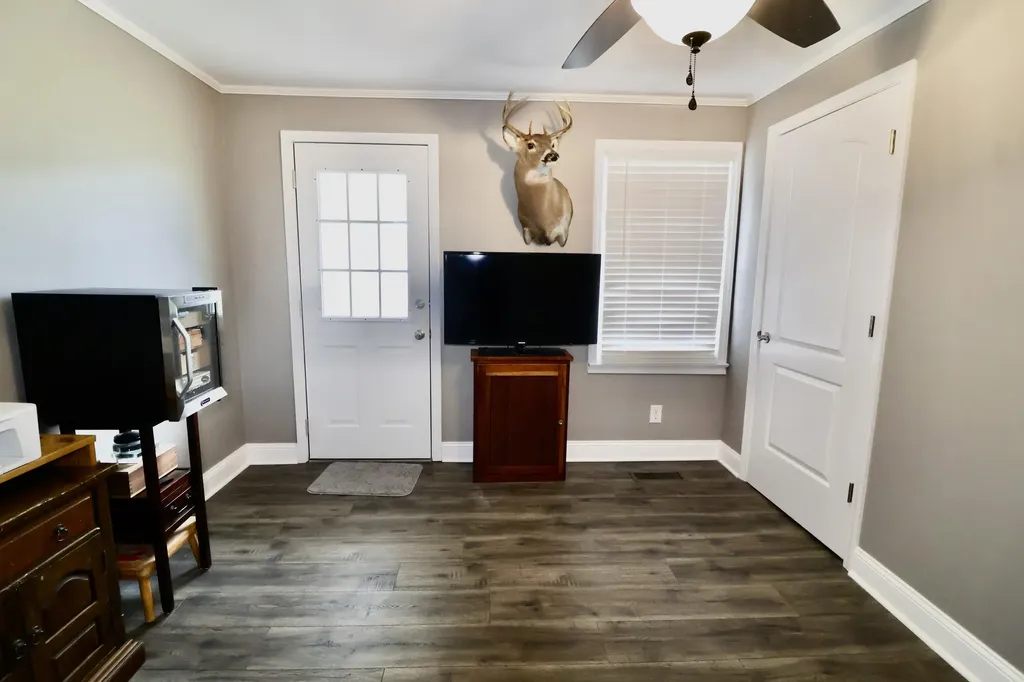 2614 Kentucky 121 South Murray KY 42071