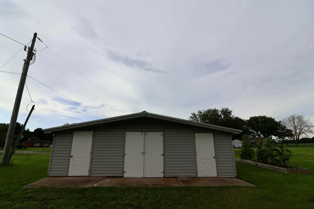 2614 Kentucky 121 South Murray KY 42071