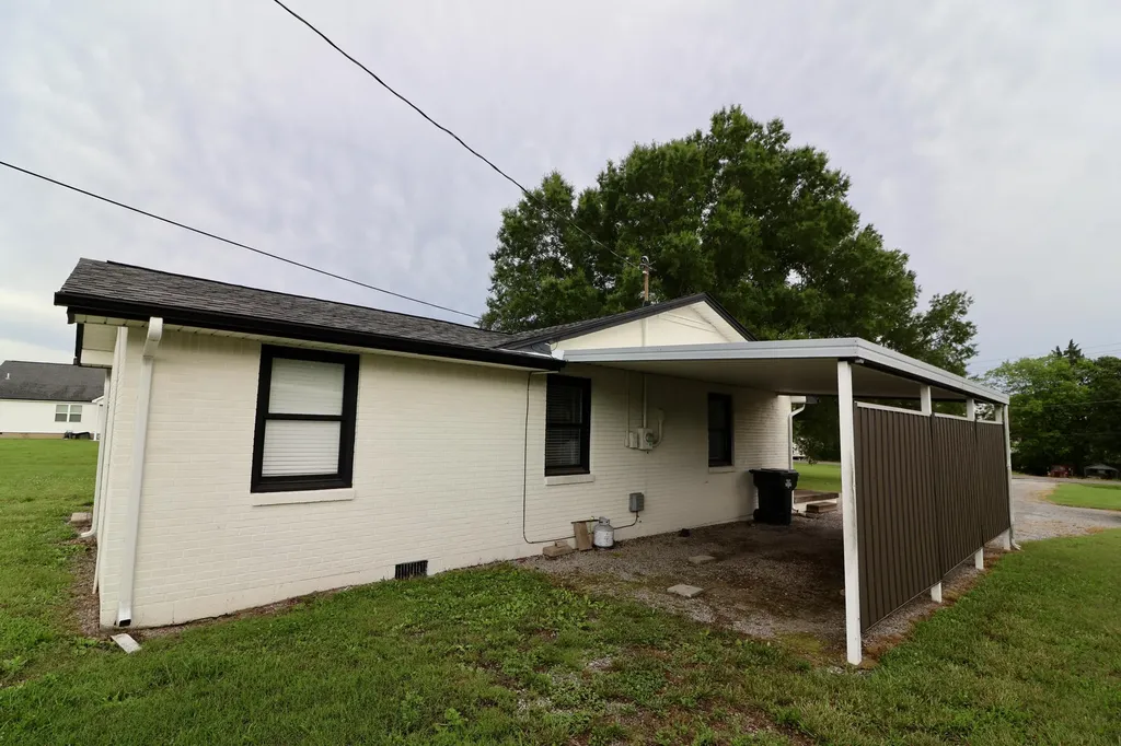 2614 Kentucky 121 South Murray KY 42071