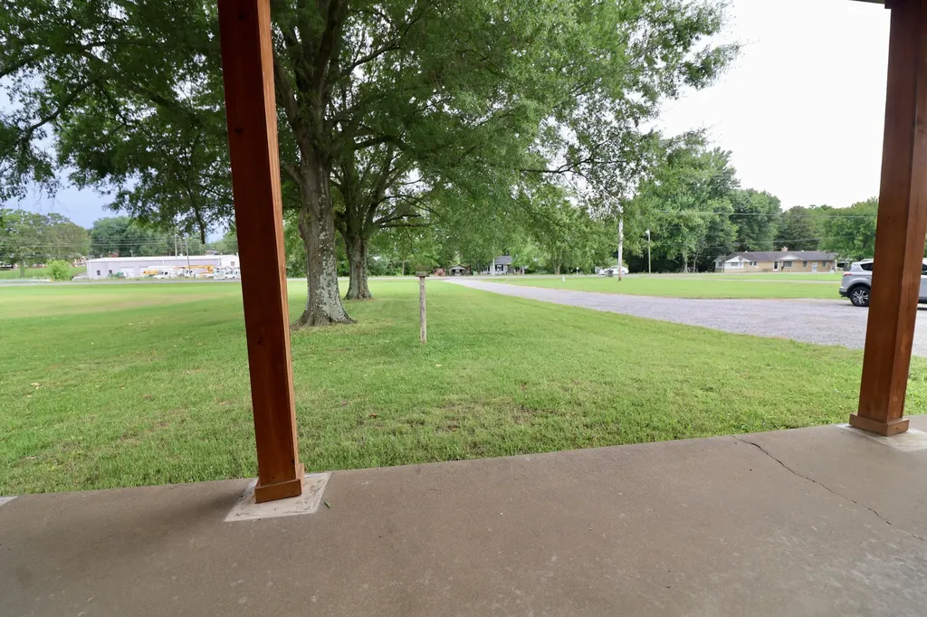 2614 Kentucky 121 South Murray KY 42071