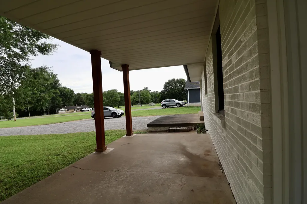 2614 Kentucky 121 South Murray KY 42071