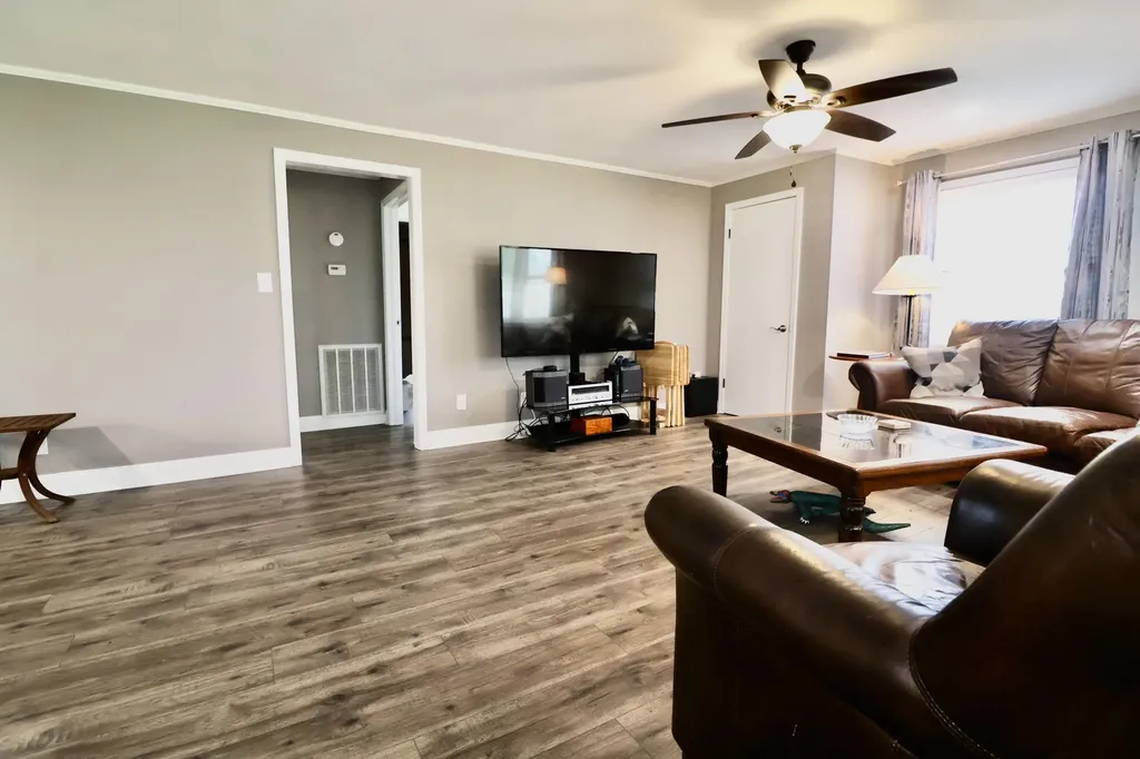 2614 Kentucky 121 South Murray KY 42071