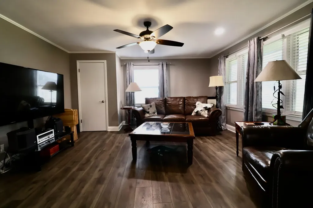 2614 Kentucky 121 South Murray KY 42071