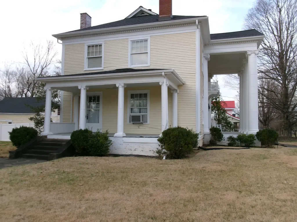 629 S 2nd Street Mayfield KY 42066