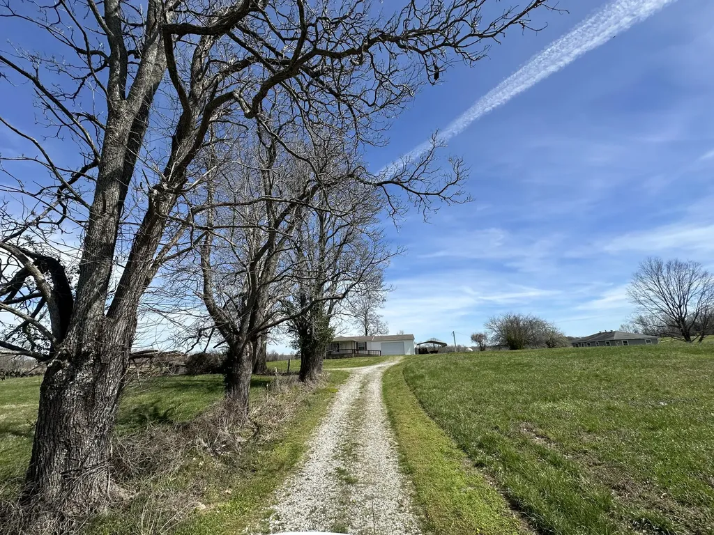 9896 N Kentucky 293 Princeton KY 42445