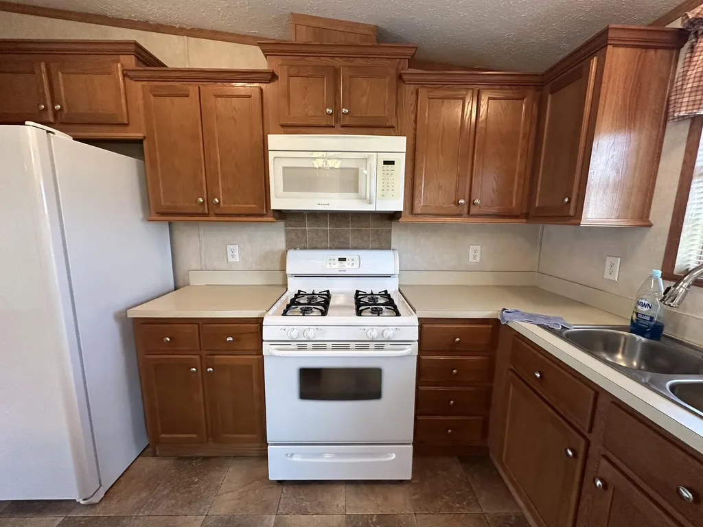 9896 N Kentucky 293 Princeton KY 42445