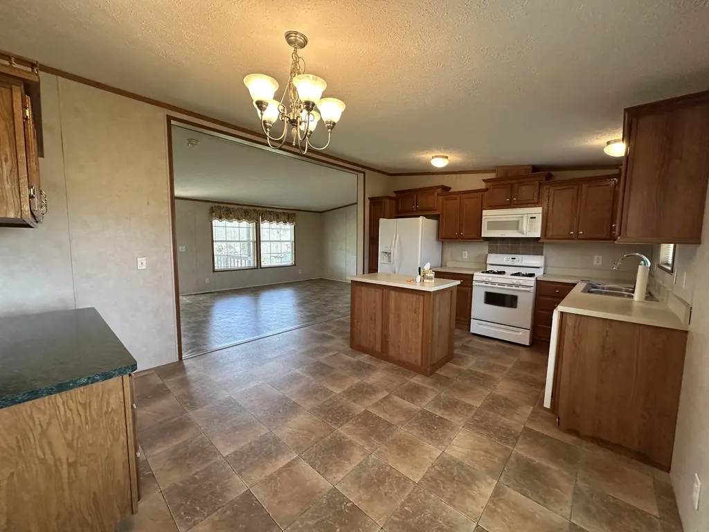9896 N Kentucky 293 Princeton KY 42445