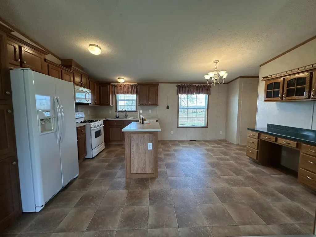 9896 N Kentucky 293 Princeton KY 42445