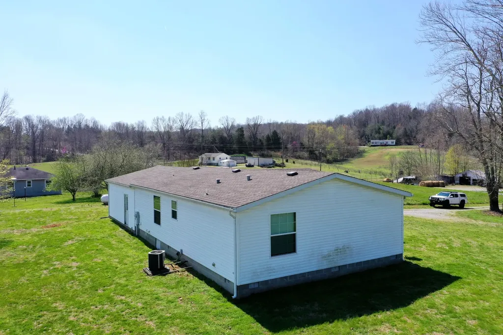 9896 N Kentucky 293 Princeton KY 42445
