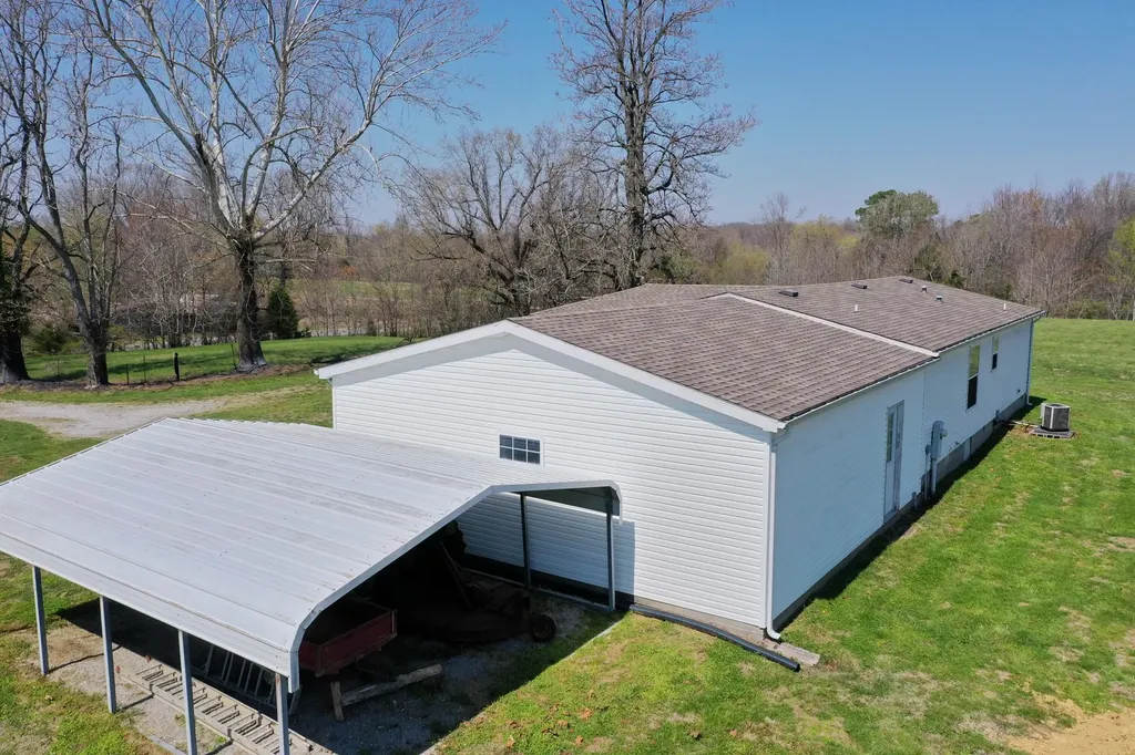 9896 N Kentucky 293 Princeton KY 42445