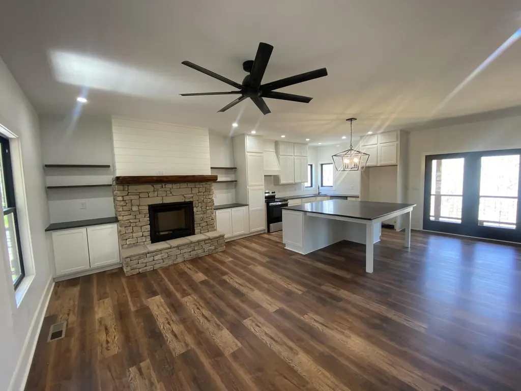 180 Crystal Creek Circle Cadiz KY 42211