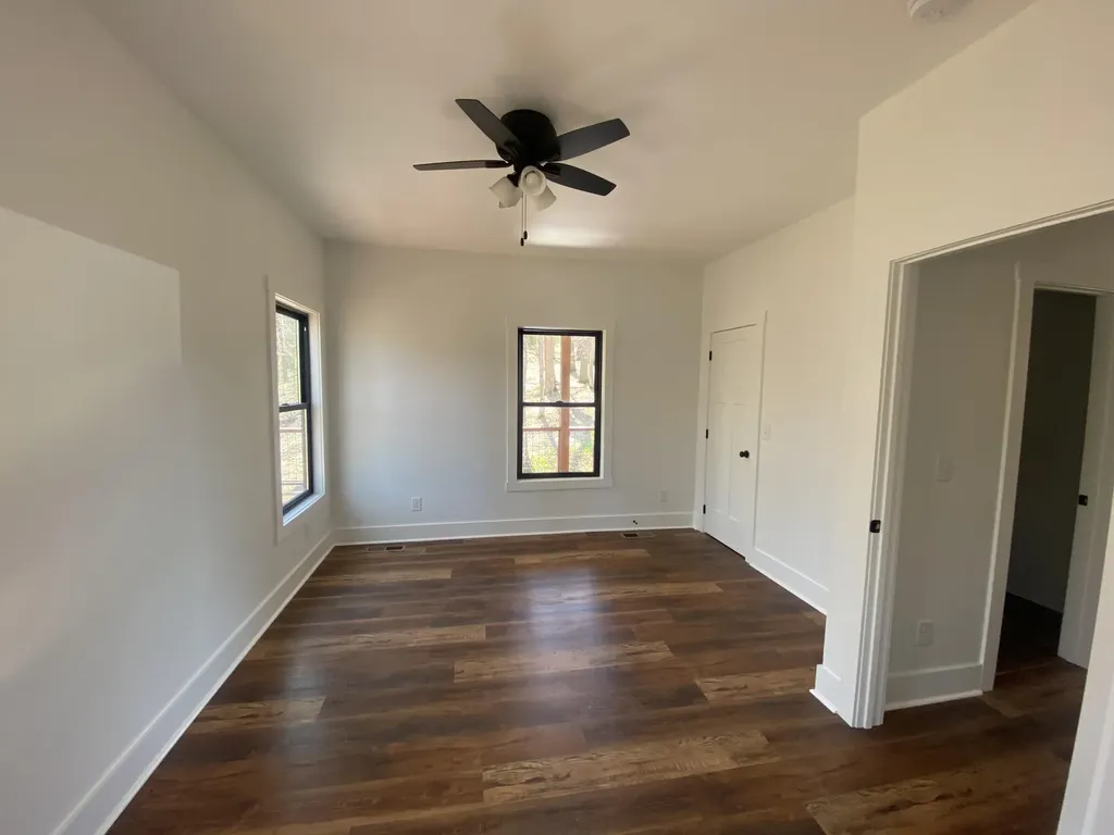 180 Crystal Creek Circle Cadiz KY 42211
