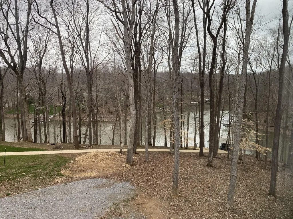 180 Crystal Creek Circle Cadiz KY 42211