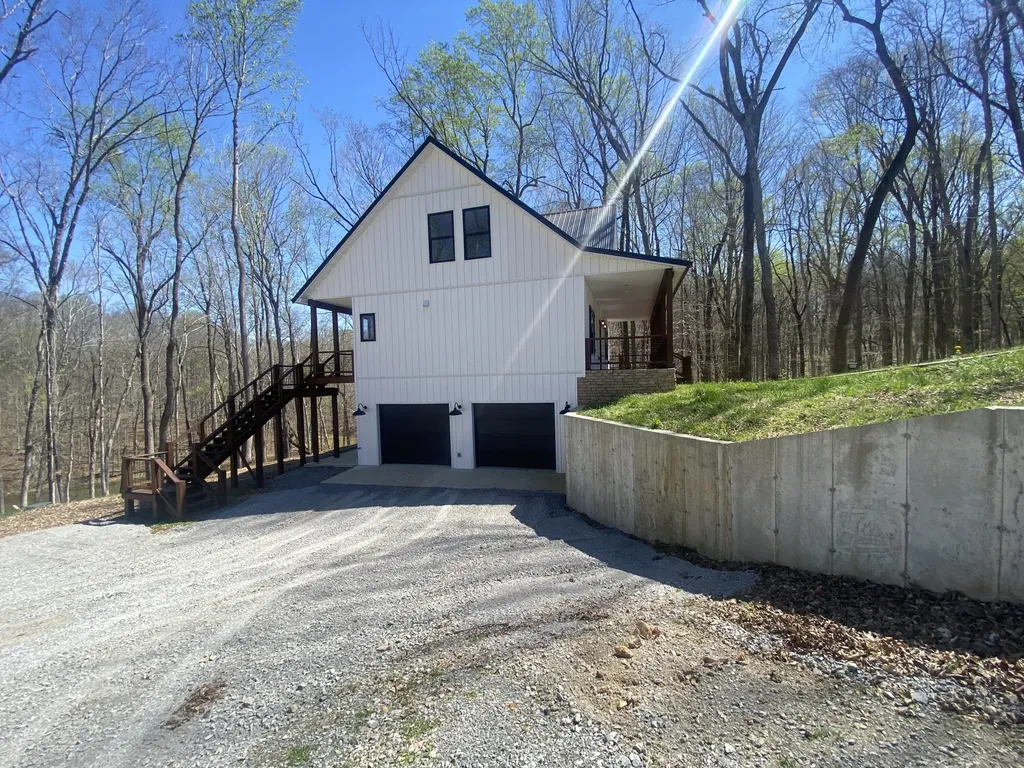 180 Crystal Creek Circle Cadiz KY 42211
