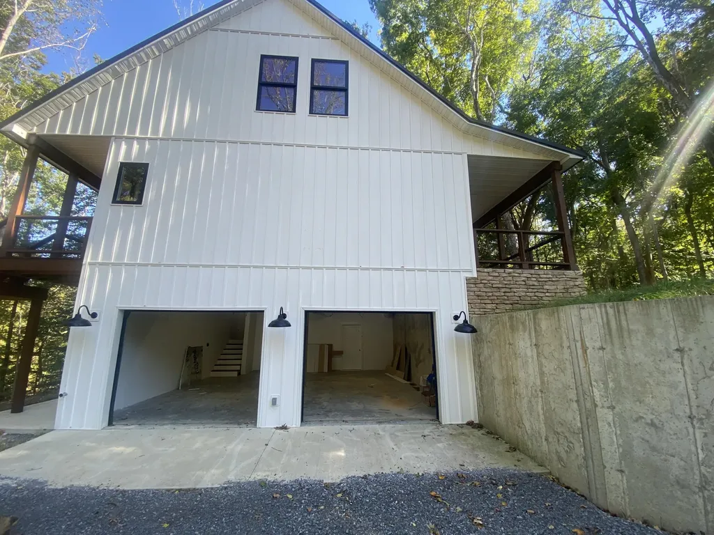 180 Crystal Creek Circle Cadiz KY 42211