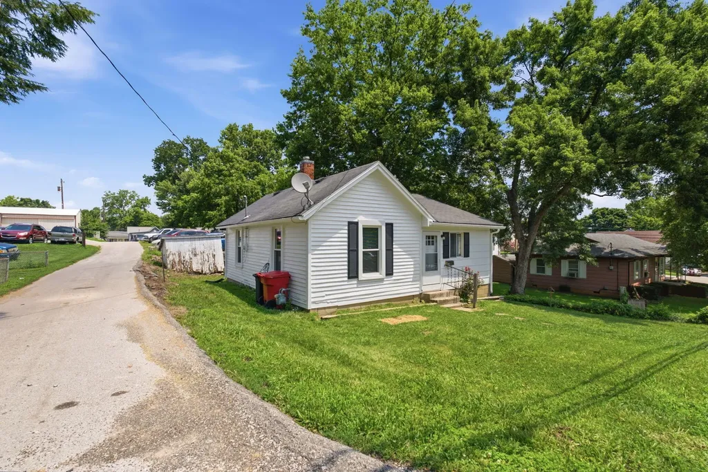 104 Broadway Avenue Cynthiana KY 41031