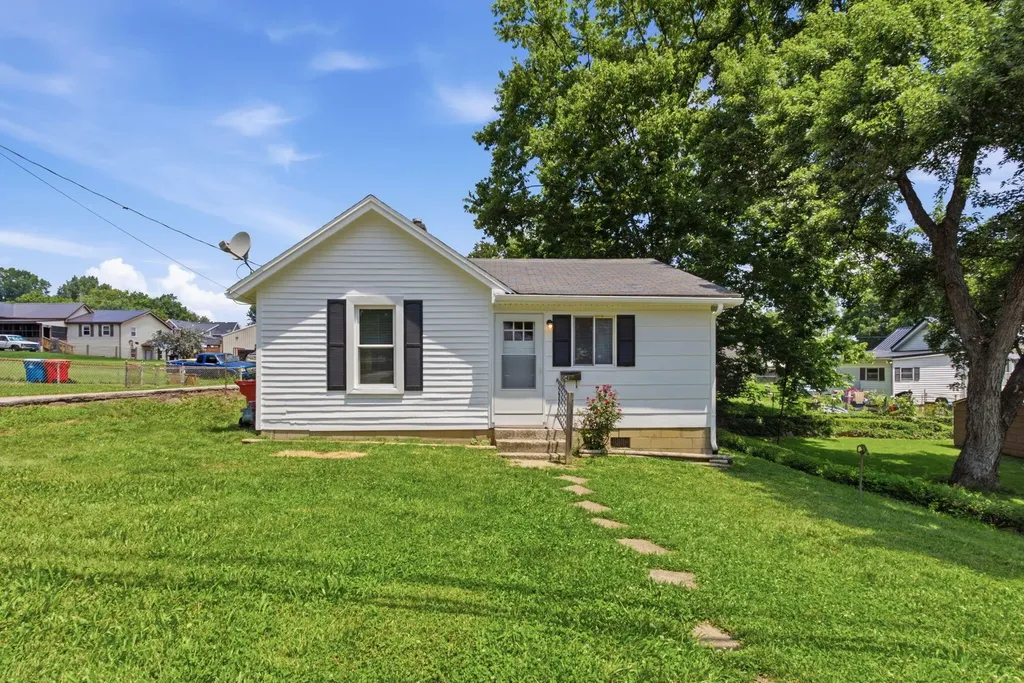 104 Broadway Avenue Cynthiana KY 41031