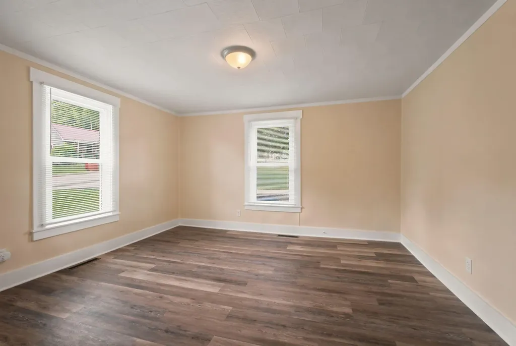 104 Broadway Avenue Cynthiana KY 41031