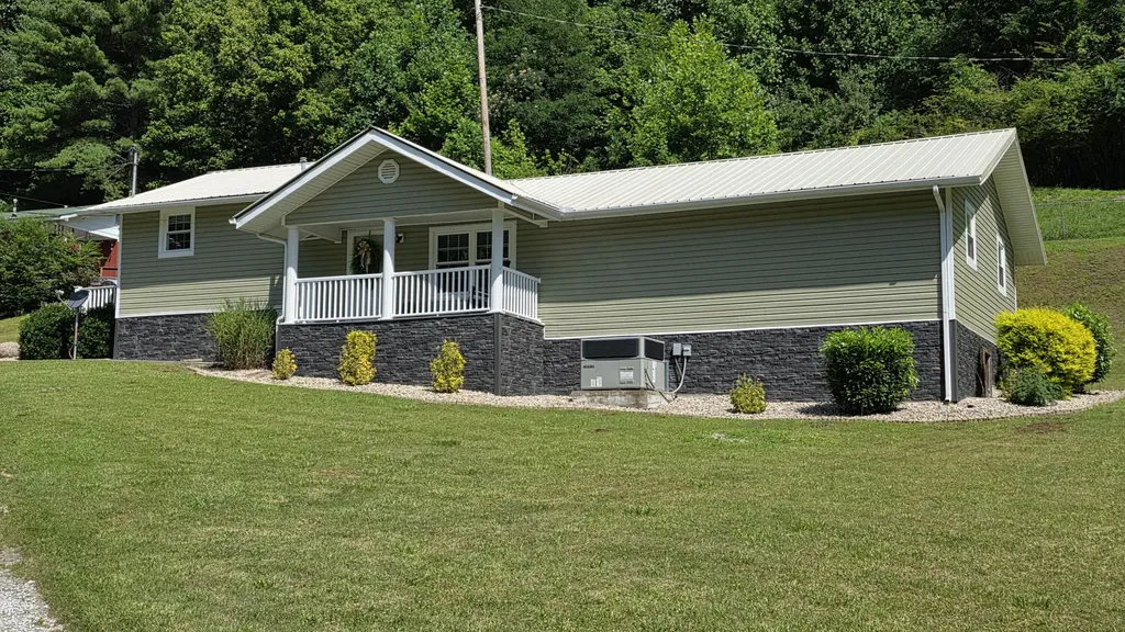 15 Water Tower Road Manchester KY 40962