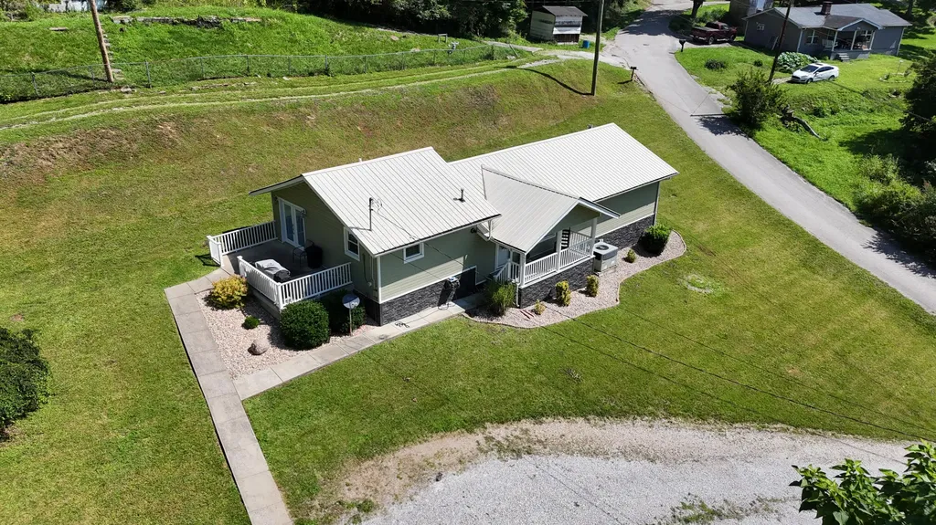 15 Water Tower Road Manchester KY 40962