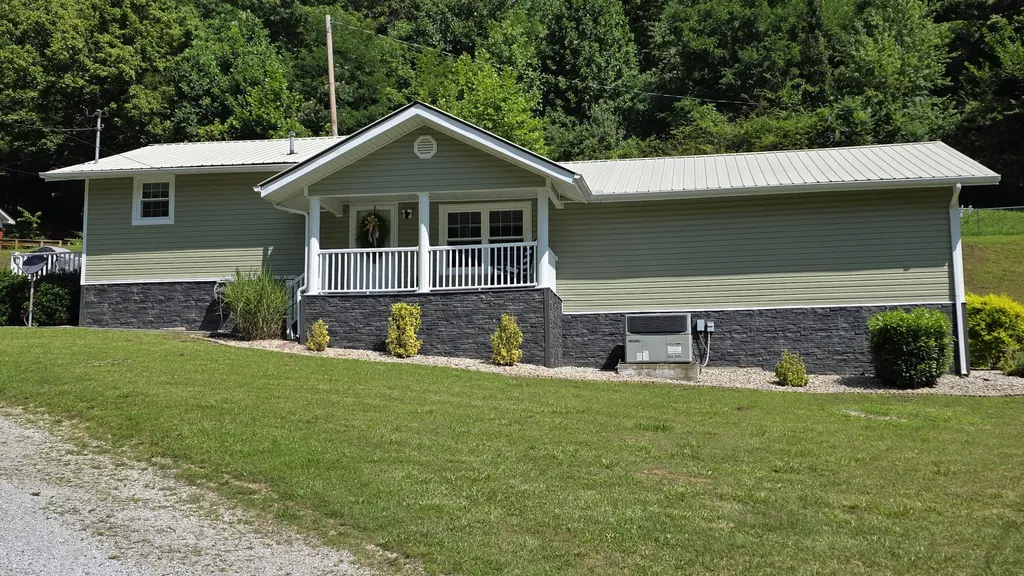 15 Water Tower Road Manchester KY 40962