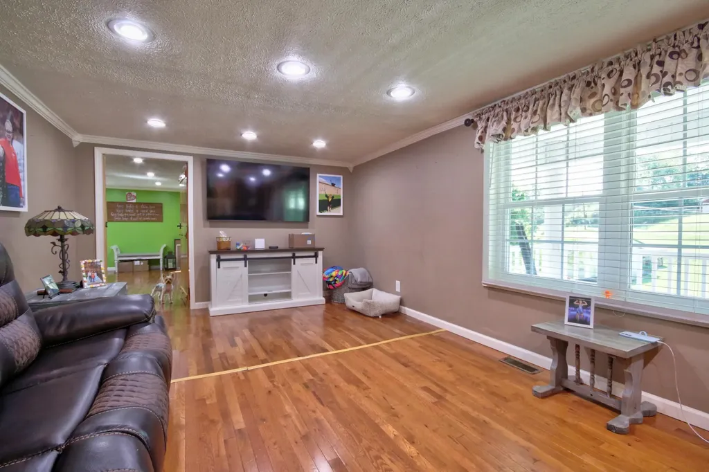 15 Water Tower Road Manchester KY 40962