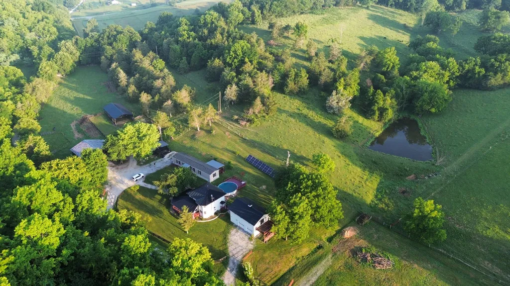 180 Ceder Road Owingsville KY 40360