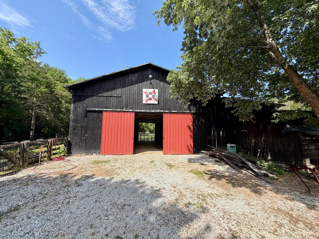 180 Ceder Road Owingsville KY 40360