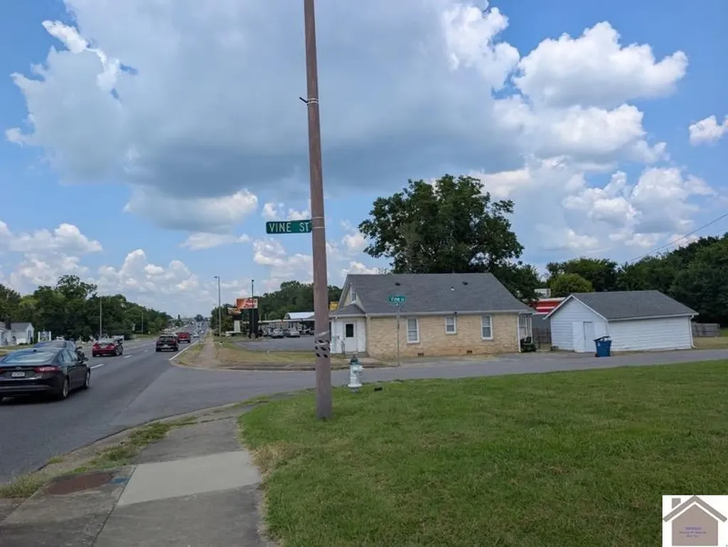 301 S 12th Street Murray KY 42071
