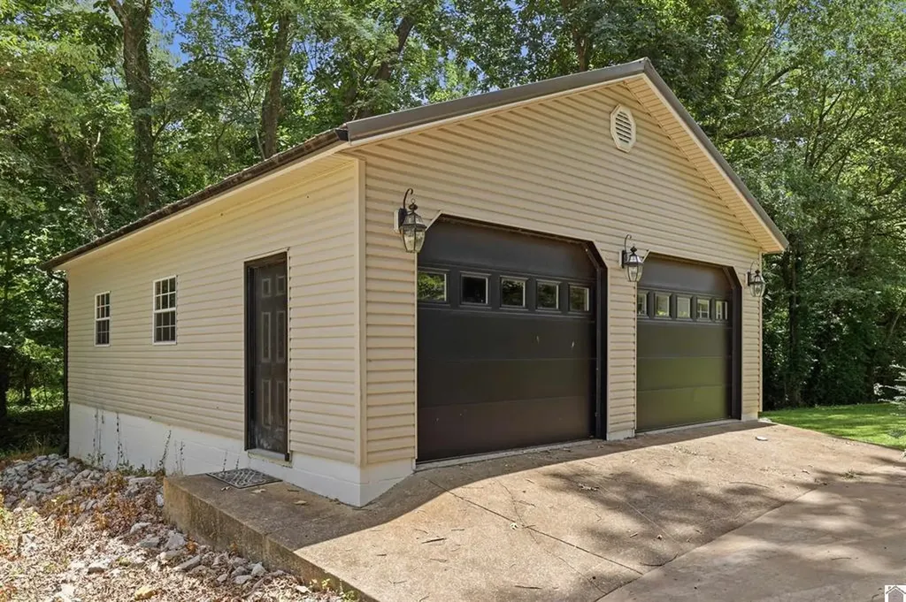 145 Treeland Drive Mayfield KY 42066