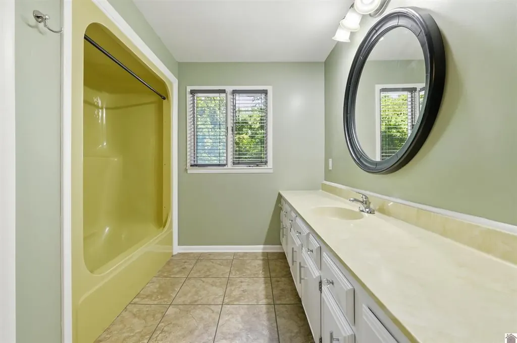 145 Treeland Drive Mayfield KY 42066