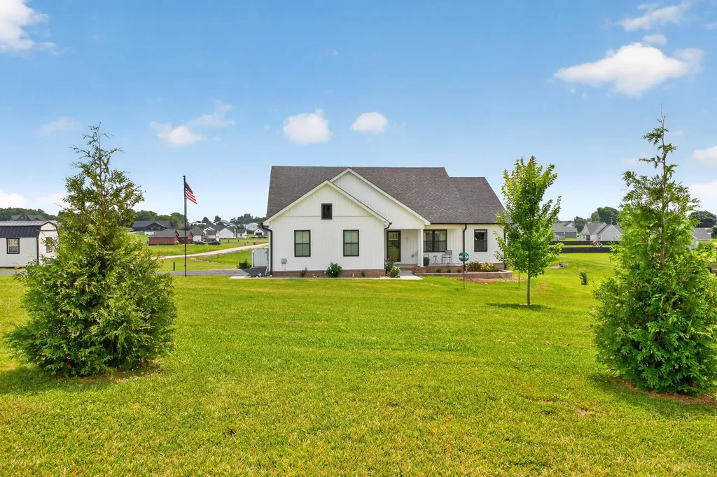 101 Gracelynn Circle Harrodsburg KY 40330