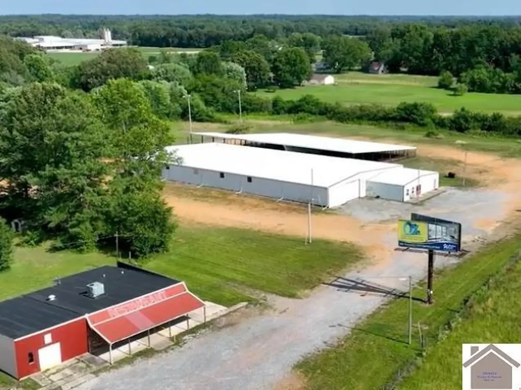 31 E Vaughn Road Mayfield KY 42066