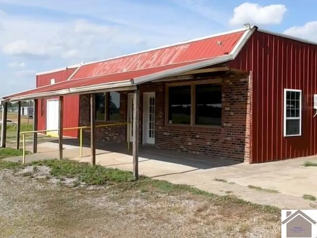 31 E Vaughn Road Mayfield KY 42066