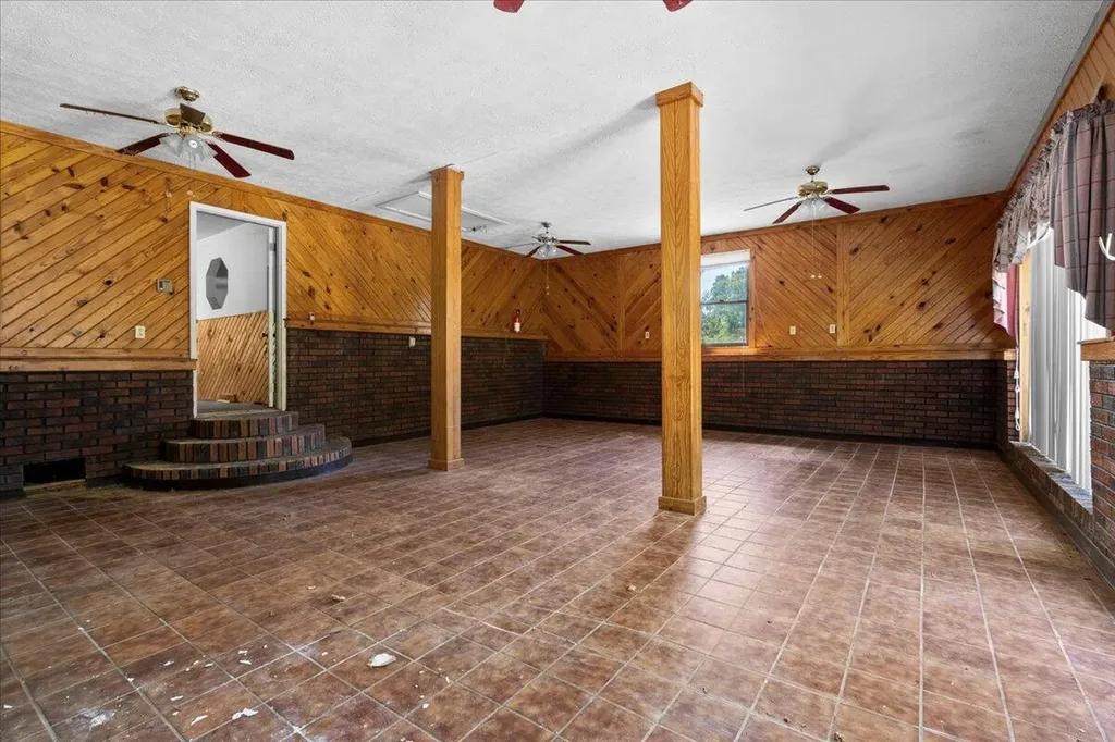 644 Maple Grove Road London KY 40744
