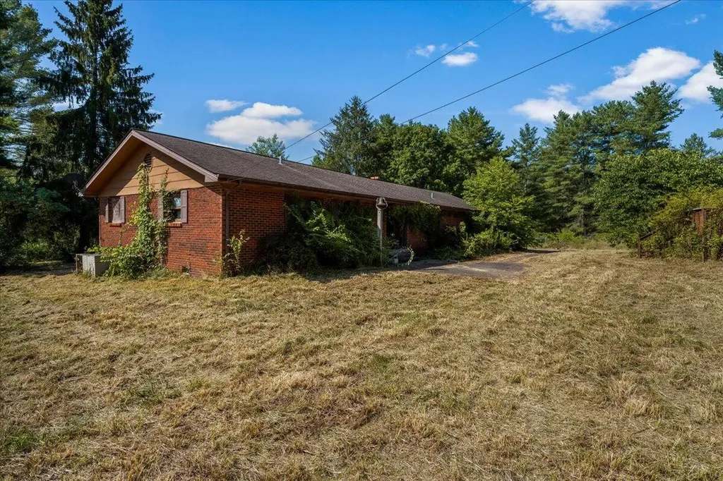 644 Maple Grove Road London KY 40744