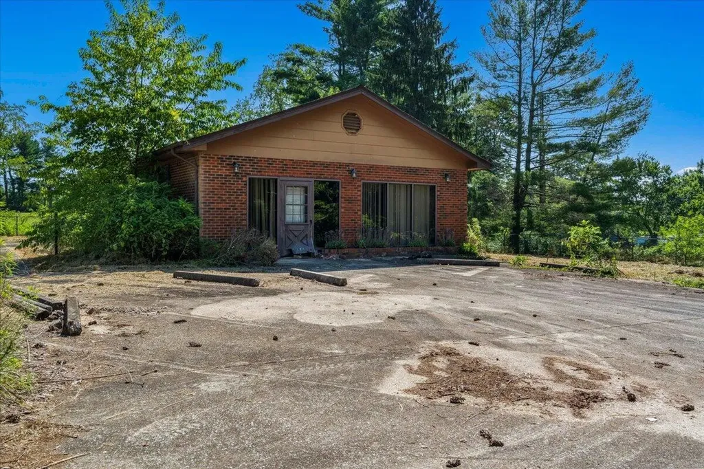 644 Maple Grove Road London KY 40744