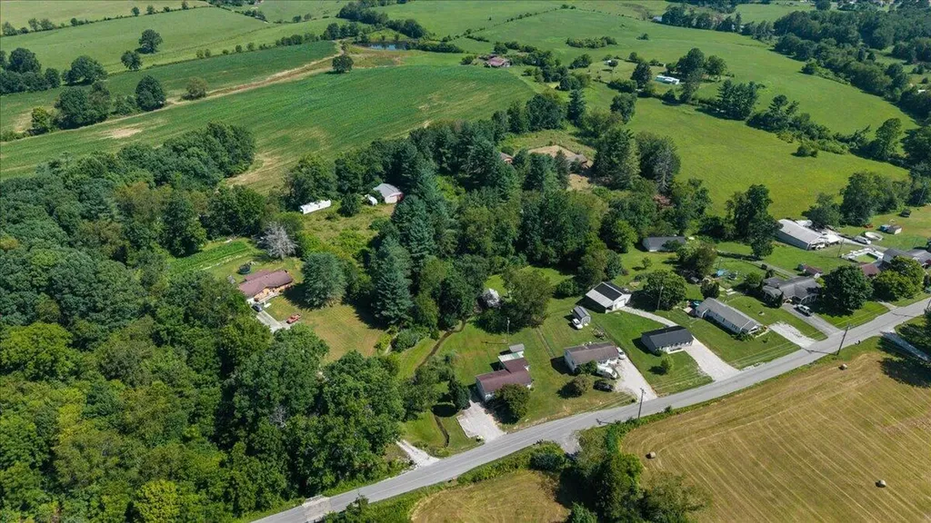 644 Maple Grove Road London KY 40744