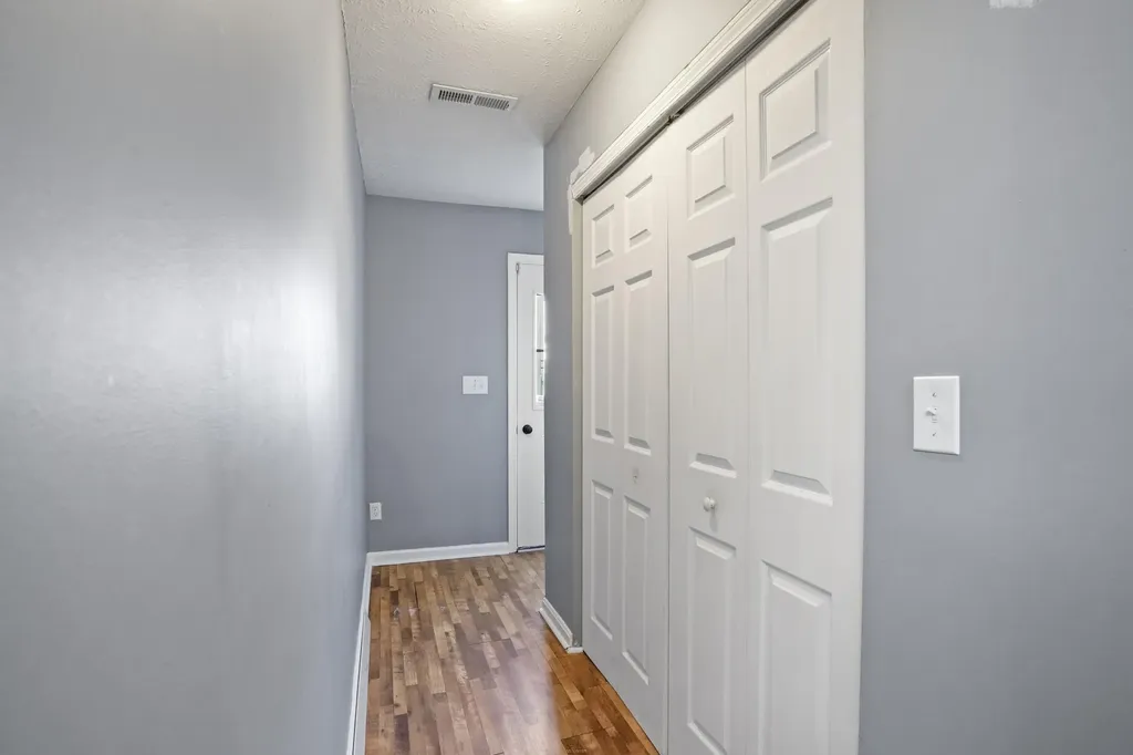 300 Oak Grove Lane Somerset KY 42501