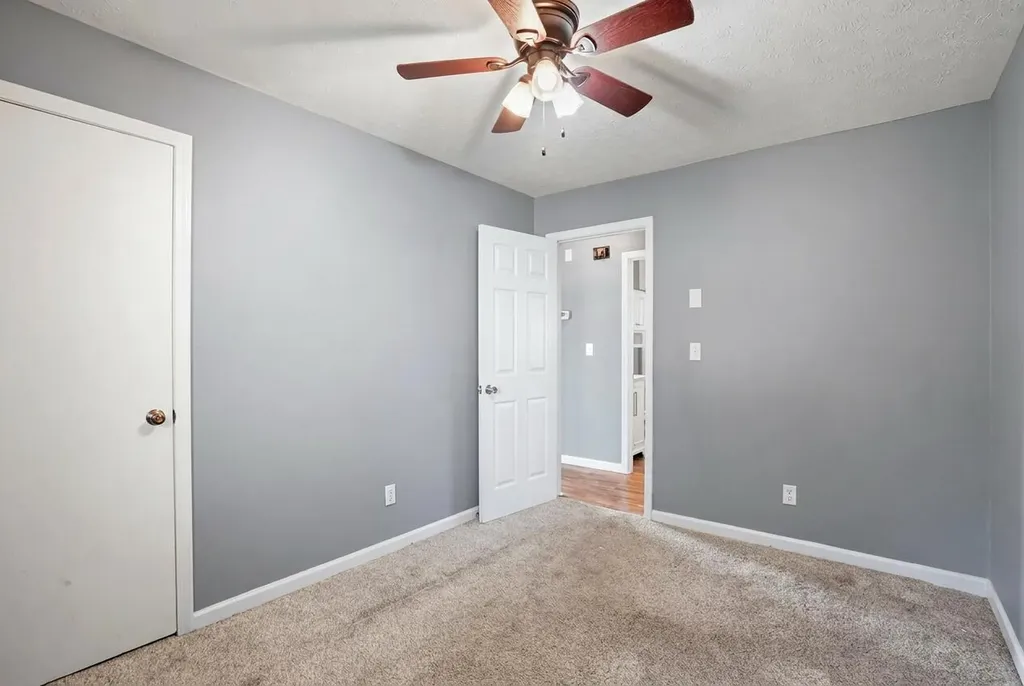 300 Oak Grove Lane Somerset KY 42501