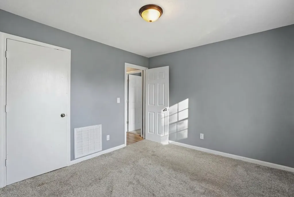 300 Oak Grove Lane Somerset KY 42501