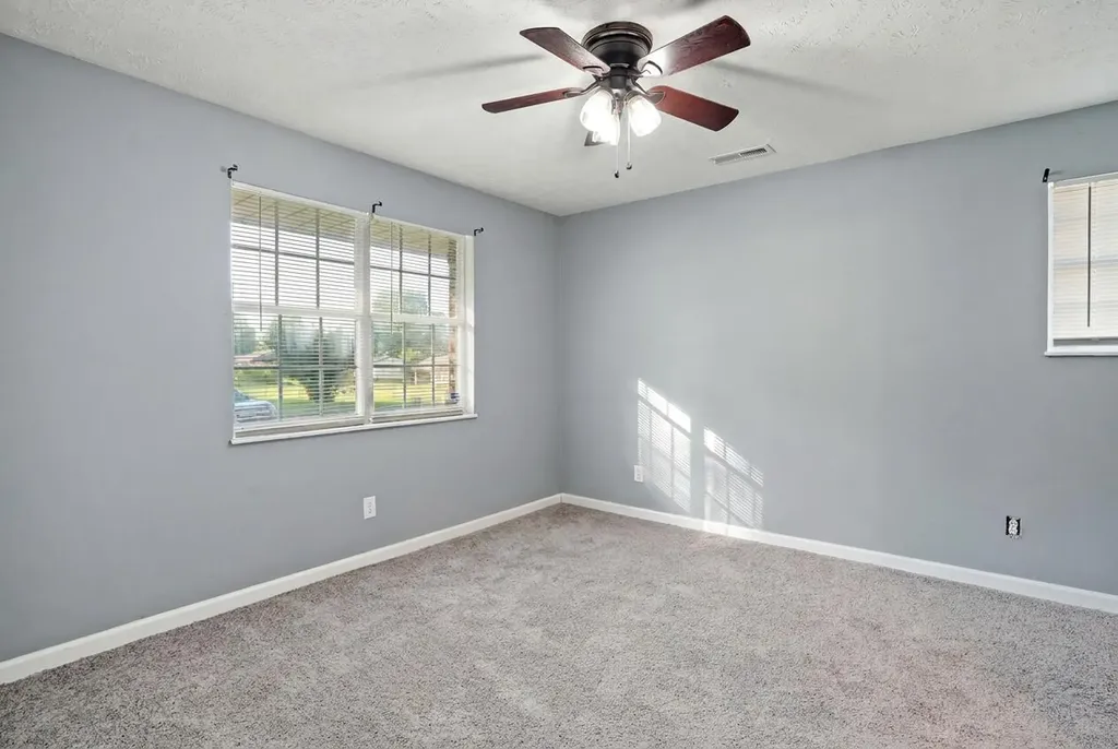 300 Oak Grove Lane Somerset KY 42501