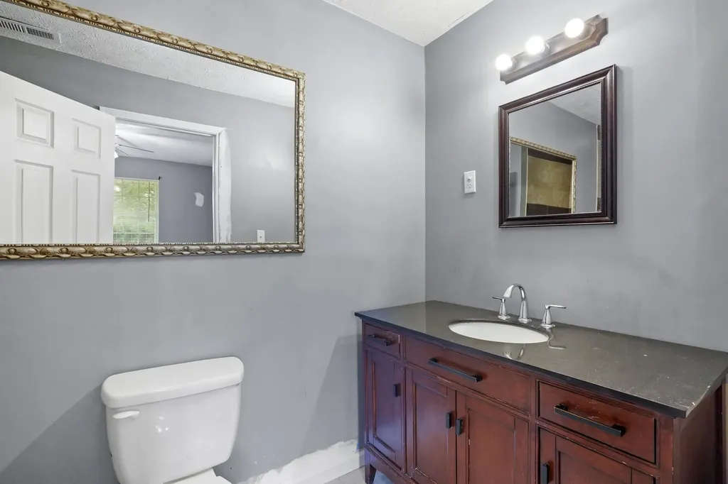 300 Oak Grove Lane Somerset KY 42501