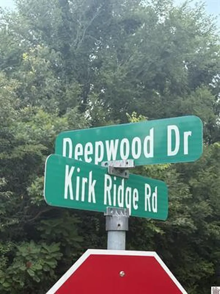 157 Deepwood Drive Murray KY 42071
